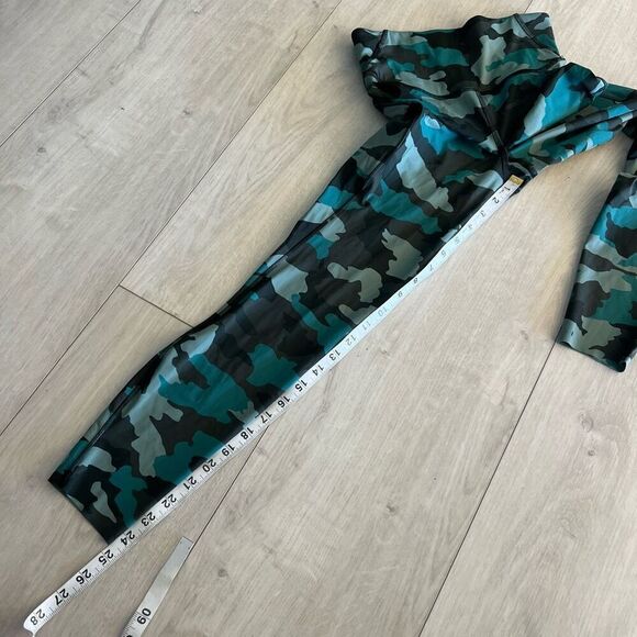 lululemon blue/black camo leggings size 4 - Picture 3 of 10